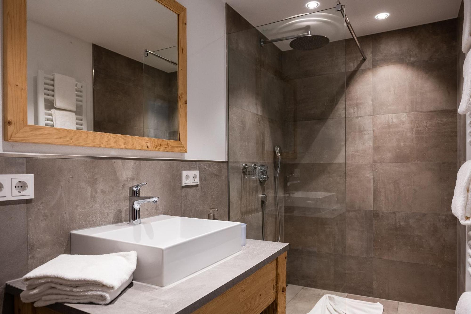 Auszeit I Apartment การ์มิช-พาร์เทนเคียร์เชน ภายนอก รูปภาพ